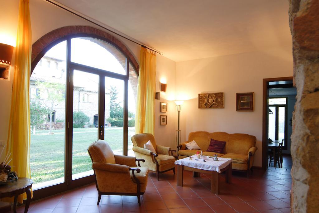Вилла Agriturismo Le Volpaie Сан-Джиминьяно Экстерьер фото