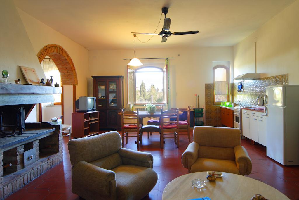 Вилла Agriturismo Le Volpaie Сан-Джиминьяно Экстерьер фото